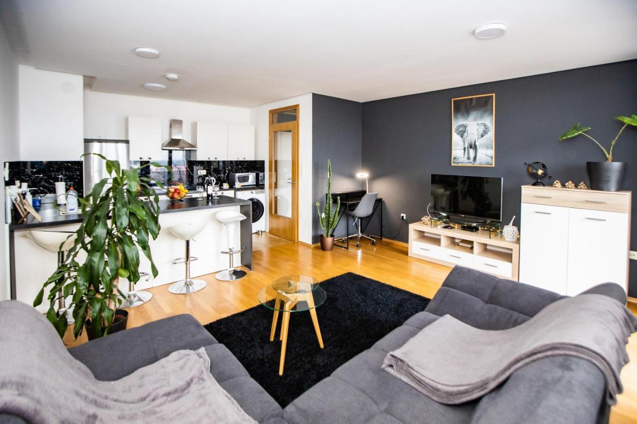 Appartement Hermes & 2 Free Garage Secured Parkings